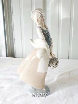 Vintage NAO Lladro Daisa Figure Lady With Fruit Basket-Made In Spain