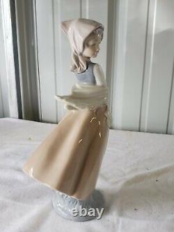 Vintage NAO Lladro Daisa Figure Lady With Fruit Basket-Made In Spain