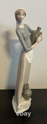 Vintage NAO Lladro Woman With Water Ewers H-28 M Spain 13 Excellent Condition