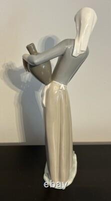 Vintage NAO Lladro Woman With Water Ewers H-28 M Spain 13 Excellent Condition