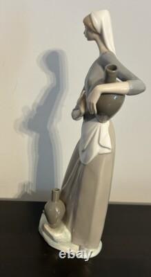 Vintage NAO Lladro Woman With Water Ewers H-28 M Spain 13 Excellent Condition