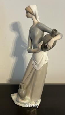 Vintage NAO Lladro Woman With Water Ewers H-28 M Spain 13 Excellent Condition