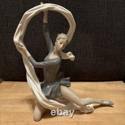 Vintage NAO by Lladro Dancer With Veil Porcelain Ballerina Figurine Excellent