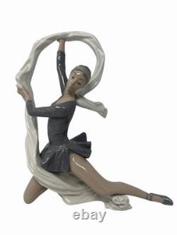 Vintage NAO by Lladro Dancer With Veil Porcelain Ballerina Figurine Excellent