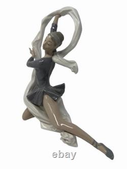 Vintage NAO by Lladro Dancer With Veil Porcelain Ballerina Figurine Excellent