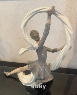 Vintage NAO by Lladro Dancer With Veil Porcelain Ballerina Figurine Excellent