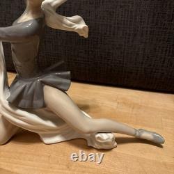 Vintage NAO by Lladro Dancer With Veil Porcelain Ballerina Figurine Excellent