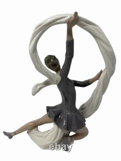 Vintage NAO by Lladro Dancer With Veil Porcelain Ballerina Figurine Excellent