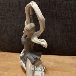 Vintage NAO by Lladro Dancer With Veil Porcelain Ballerina Figurine Excellent