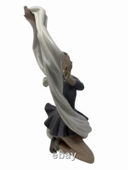 Vintage NAO by Lladro Dancer With Veil Porcelain Ballerina Figurine Excellent