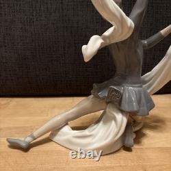 Vintage NAO by Lladro Dancer With Veil Porcelain Ballerina Figurine Excellent