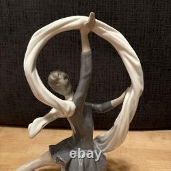 Vintage NAO by Lladro Dancer With Veil Porcelain Ballerina Figurine Excellent