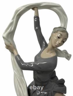 Vintage NAO by Lladro Dancer With Veil Porcelain Ballerina Figurine Excellent