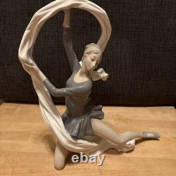 Vintage NAO by Lladro Dancer With Veil Porcelain Ballerina Figurine Excellent