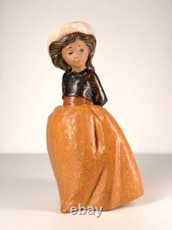 Vintage NAO by Lladro Girl Figurine Spain 1987 Porcelain Statue Hand Painted