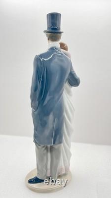 Vintage NAO by Lladro High Society Couple Porcelain Figurine 14 Excellent