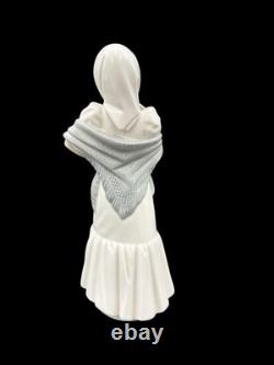 Vintage NAO by Lladro Madrid Girl with Fan Figurine Spain Porcelain Daisa 1980