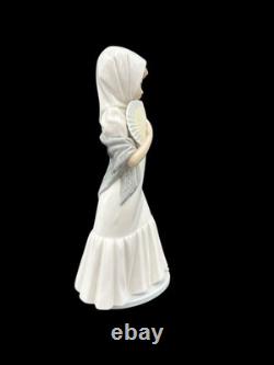 Vintage NAO by Lladro Madrid Girl with Fan Figurine Spain Porcelain Daisa 1980