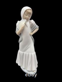Vintage NAO by Lladro Madrid Girl with Fan Figurine Spain Porcelain Daisa 1980