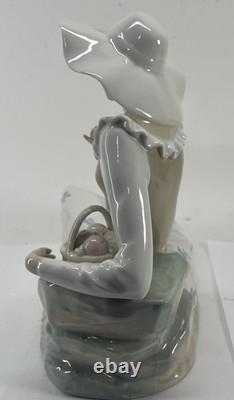 Vintage Nao By Lladro 14 Inch Porcelain Figurine Woman Resting On Rocks