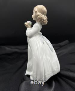 Vintage Nao By Lladro 2002 Porcelain Figurine Girl Holding Flowers Handmade Spai