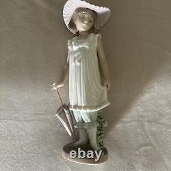 Vintage Nao Lladro Daisa Girl With Umbrella 1990 Porcelain Figure