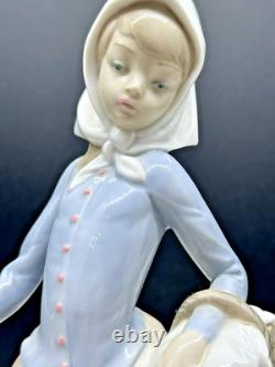 Vintage Nao / Lladro Porcelain Figurine Girl / Woman Carrying Basket Model # 590