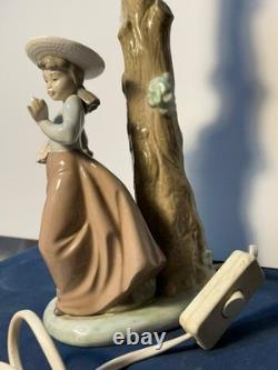 Vintage Nao Lladró Porcelain Table Lamp Lladro