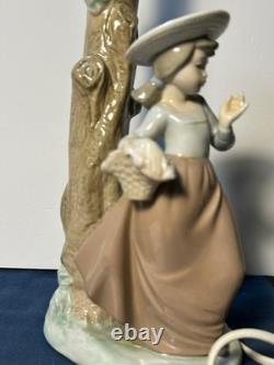 Vintage Nao Lladró Porcelain Table Lamp Lladro