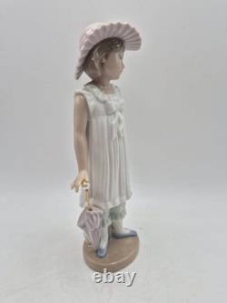 Vintage Nao by Lladro Figurine April Showers Girl with Umbrella #1126 Mint 7.5