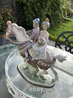 Vintage RARE LLADRO # 927 Valencian couple on horse Signe At The Bottom Limited