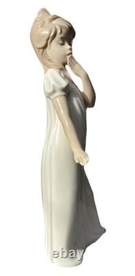 Vintage Rare 1977 Porcelain Lladro Handmade Yawning Young Girl Numbered Figure