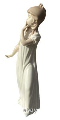 Vintage Rare 1977 Porcelain Lladro Handmade Yawning Young Girl Numbered Figure