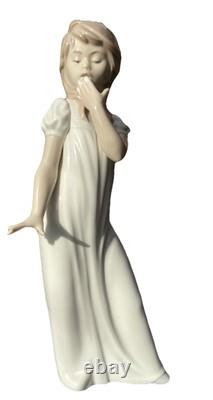 Vintage Rare 1977 Porcelain Lladro Handmade Yawning Young Girl Numbered Figure