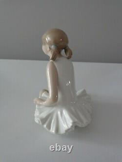 Vintage Rare Porcelain Nao by Lladro Ballerinas Figure Attentive Ballet Girl