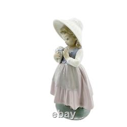 Vintage Signed Nao by Lladro Girl with Bouquet Nina Con Ramo 348 Pink Dress