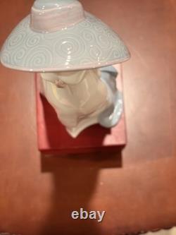 Vtg Nao by Lladro Spring Sun Porcelain Figurine 1682 Elegant Lady Blue Hat 12.5
