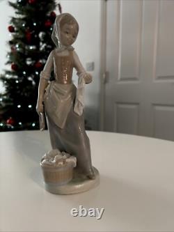 Washday Girl Figure By NAO/Lladro