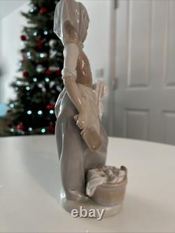 Washday Girl Figure By NAO/Lladro