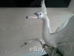 Wow! Lladro Swans Take Flight Half Price